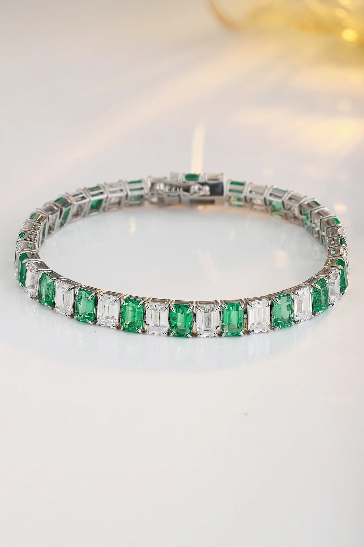 ArtistA Vintage Charm Sterling 925 Silver Rhodium Plated Lab Grown Emerald Bracelet for Women Wedding Party 18cm