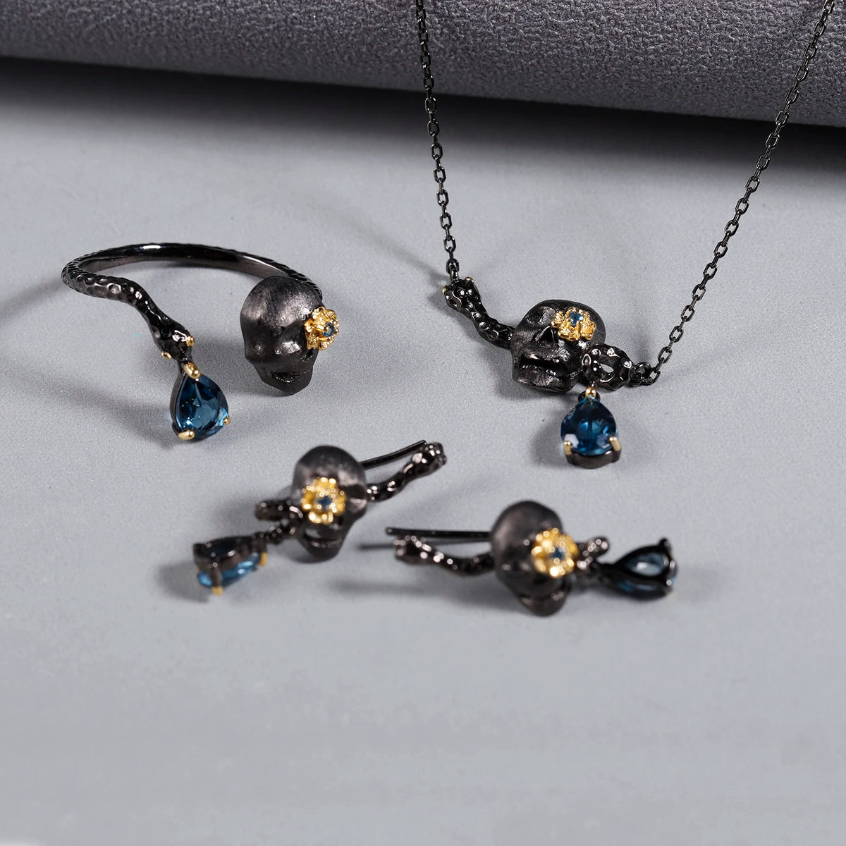 ArtistA Abiding Fine Jewelry Halloween Day Black Gun Plated London Topaz 925 Sterling Silver English Lock Earrings Ring Necklace Set