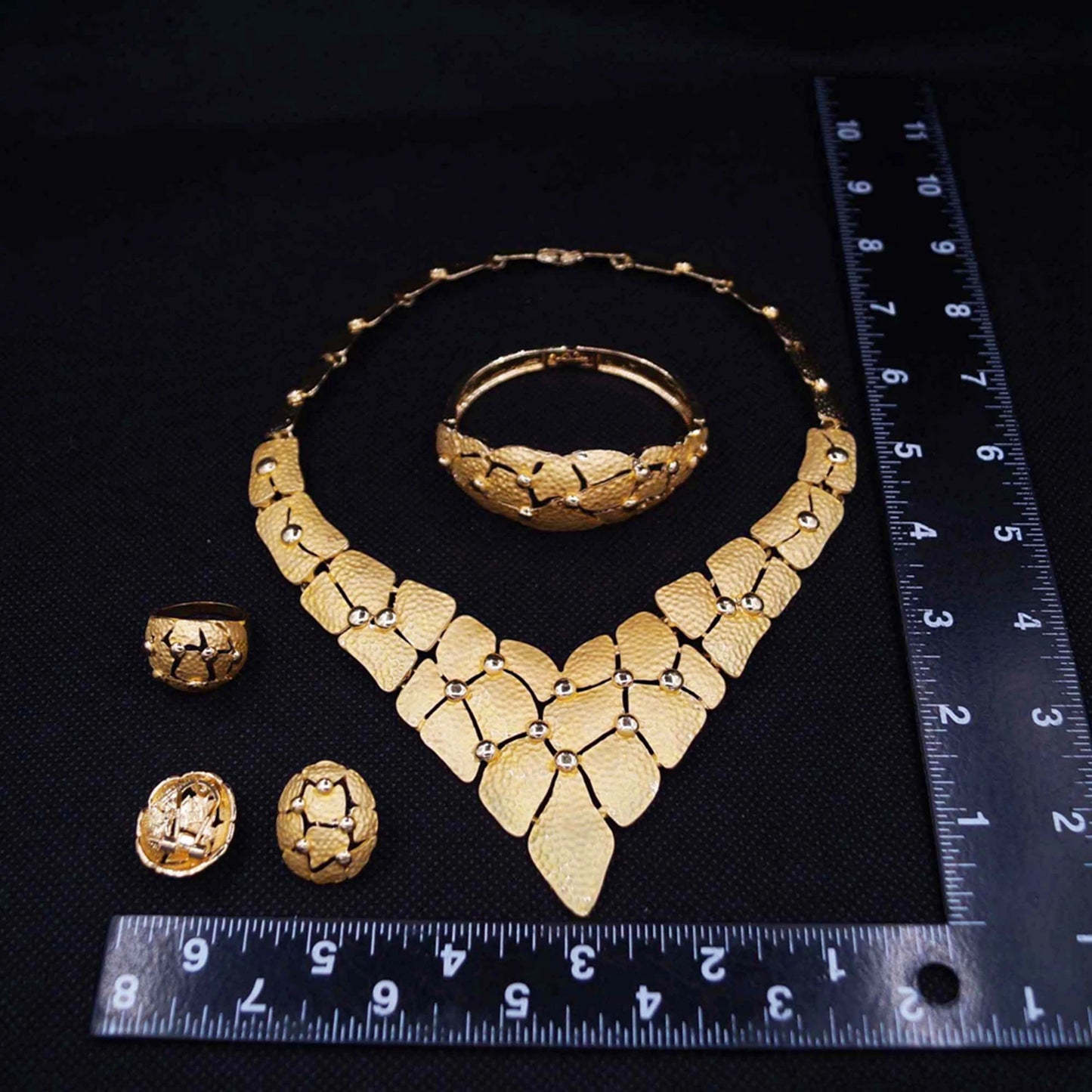 Zhuerrui Hot Selling Luxury Gold Jewelry Sets Simple Bead Necklace Jewelry Set Fashionable Valentine's Day Gifts HA2337714