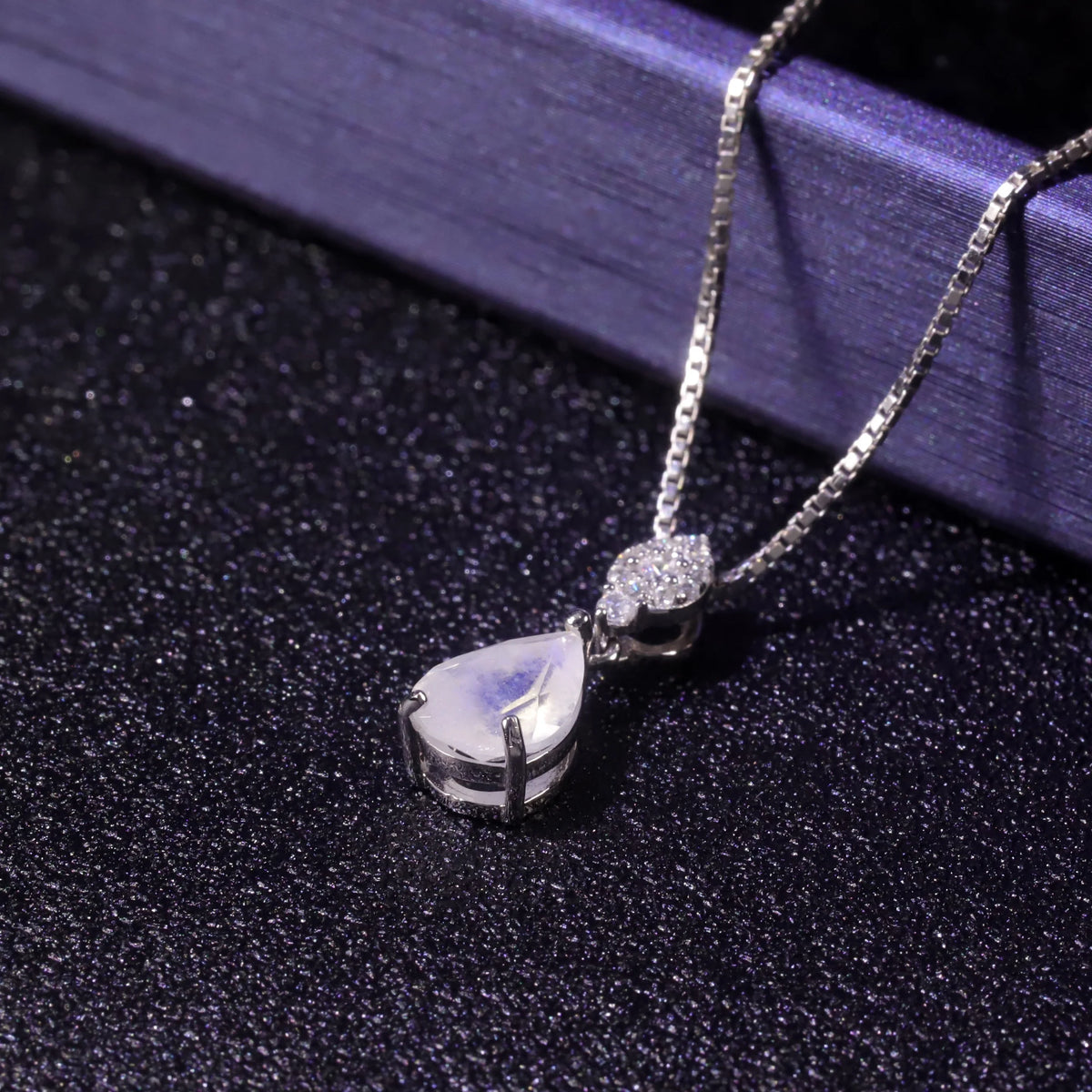 ArtistA OL0872 Abiding Cubic Zirconia Teardrop 6x9MM Real Moonstone Gemstone Sterling Silver 925 Pendant Necklace