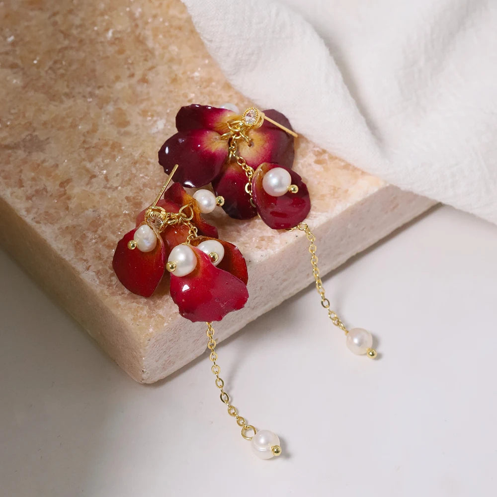 Natural Freshwater Pearl Drop Gum Petal Earrings Korean Style Women Luxury Jewelry Fashion Ladies and Girls Gift GE1520