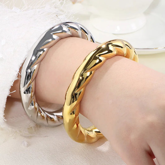 Kalen 18K Gold-Plated Personality Stainless Steel Bracelet Smooth Spiral Pattern Jewelry Bangle