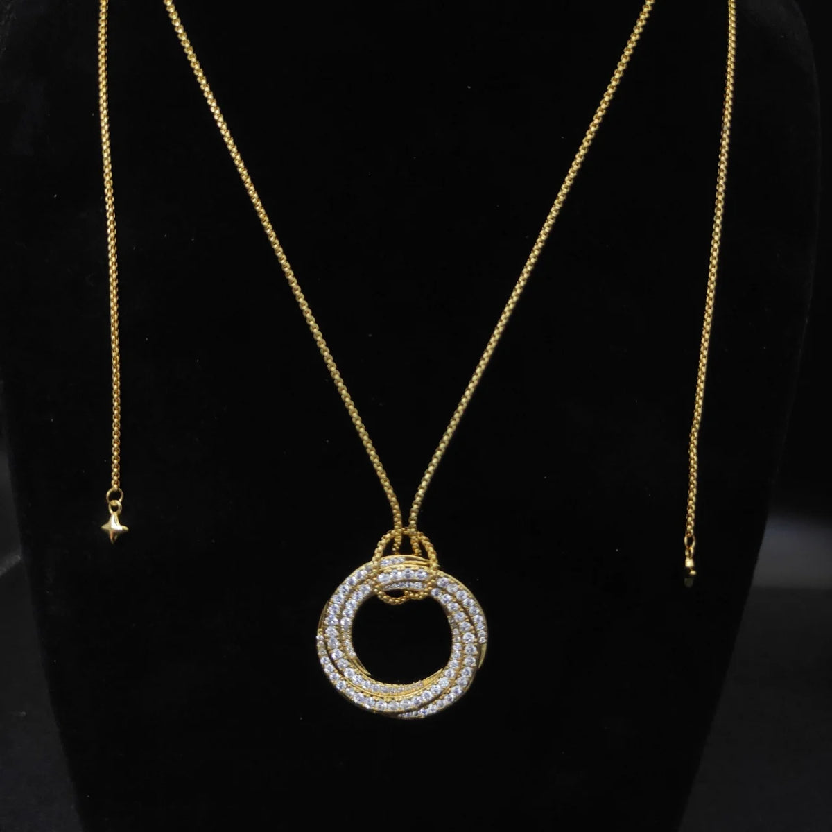 FASHIONISTA DY High-Quality Silver-Plated Diamond-Set 30mm Round Necklace, Gold-Plated Round Necklace. Jewelry .