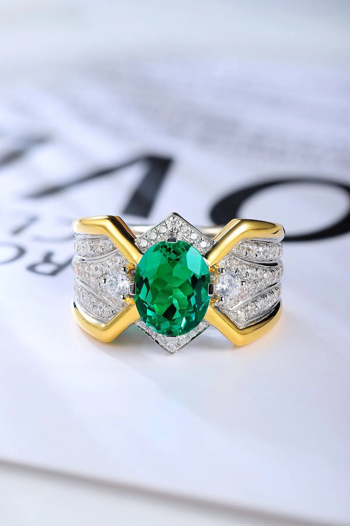 Gemfiori Jewelry Trendy High Quality S925 Silver Cultivated Emerald Ring Unisex Engagement Ring for Wedding Party or Gift