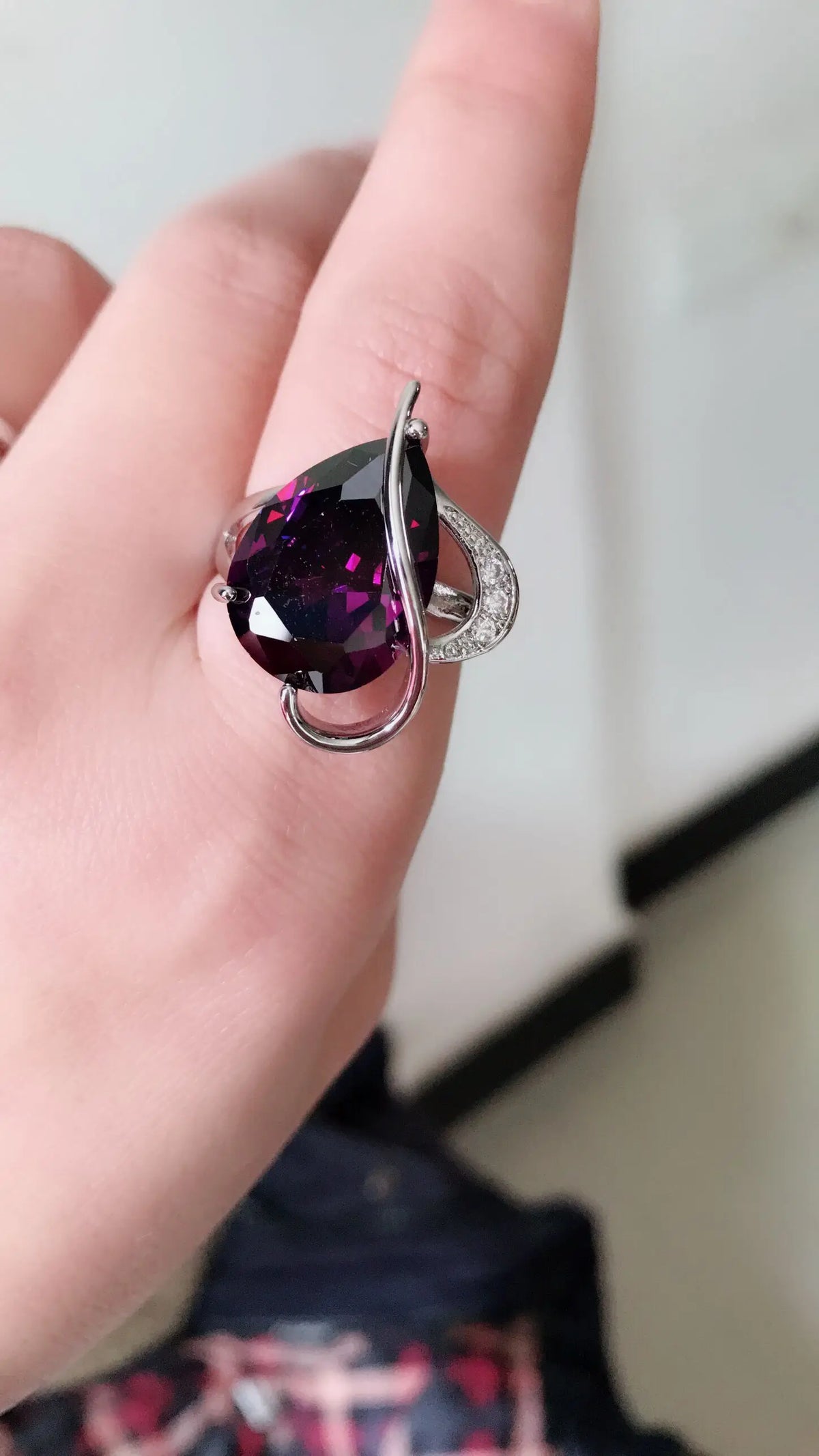 Gemfiori Luxurious Elegant Beautiful Women's Fashion Pendant Necklace Gift High Quality Ladies Wedding Party Zircon Geometric Platinum