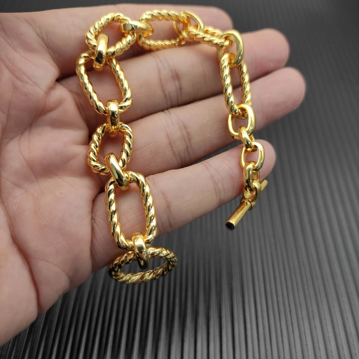 FASHIONISTA DY High-Quality Silver-Plated Fashion Bracelet, Gold-Plated Classic Bracelet, Jewelry