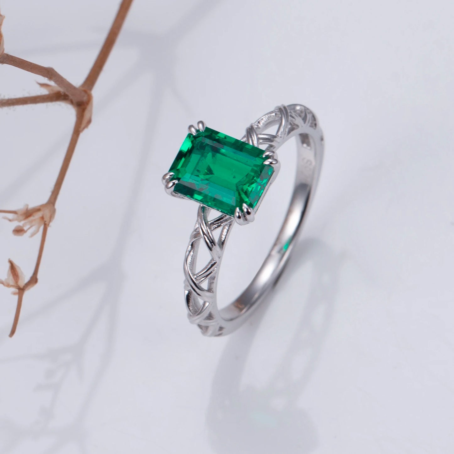 MSR-1216 925 Sliver Custom Women Jewelry 6*8 mm Lab Emerald Stone Ring