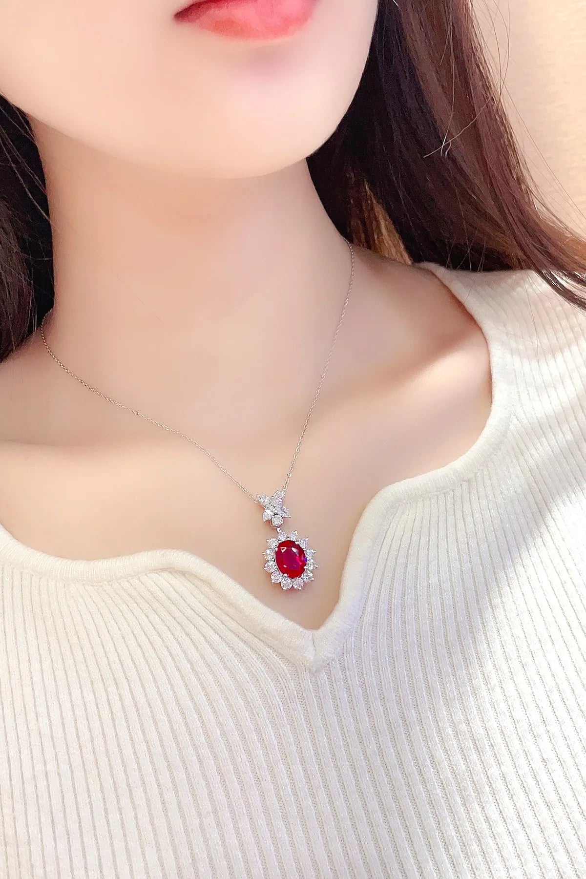 Gemfiori Anster 925 Sterling Silver High-quality Cultivated Ruby Necklace - Suitable for Parties or As a Gift