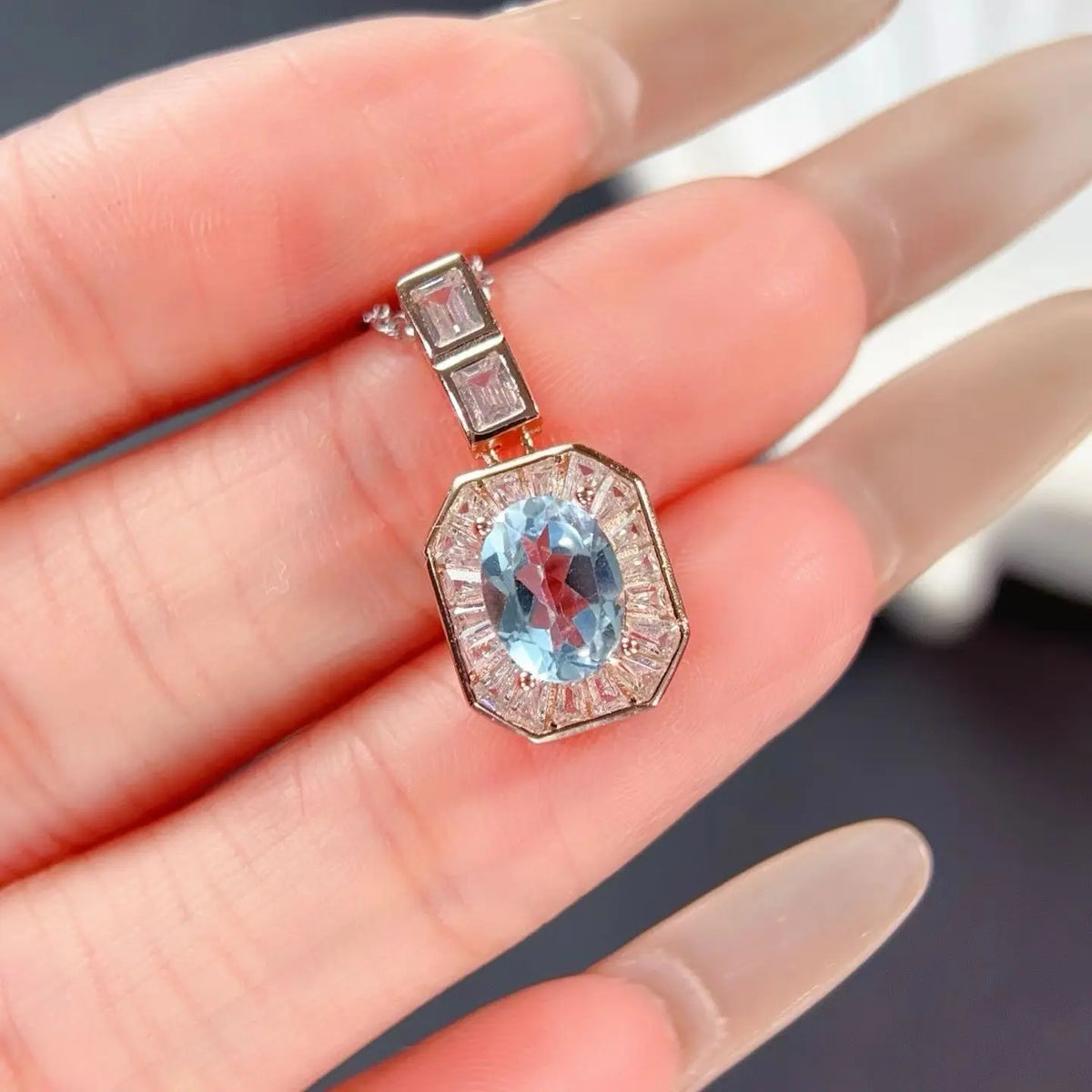 Gioiellieri Classic Natural Sky Blue Crystal Oval Cut Rhodium Plated Luxury S925 Silver Solitaire Pendant Necklace