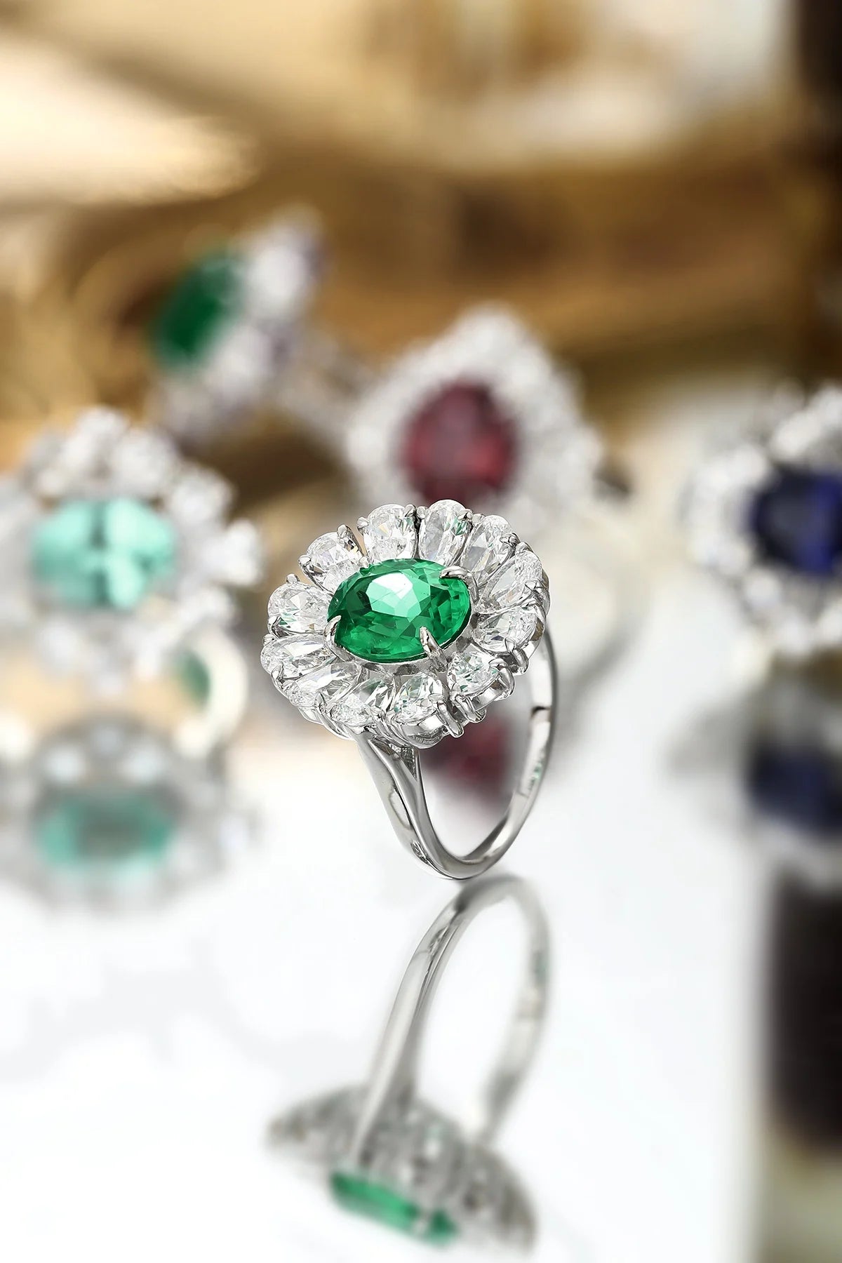 Gemfiori S925 Silver Cultivated Emerald Ring Main Stone: 1.705CT Side Stones:3.63CT Weight: 5.82g