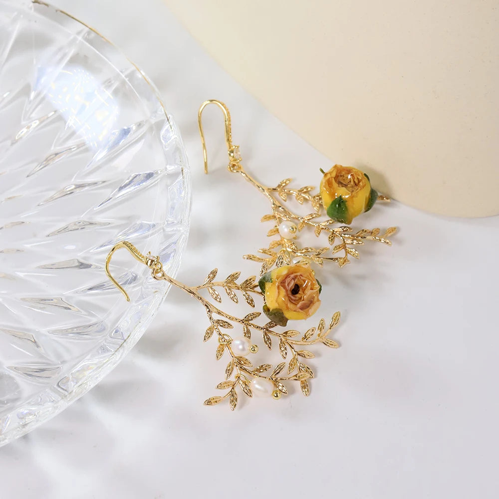 Natural Pearls Bead Dropping Glue Flower Earrings Korean Style Women Luxury Jewelry Fashion Ladies and Girls Gift  GE1517A