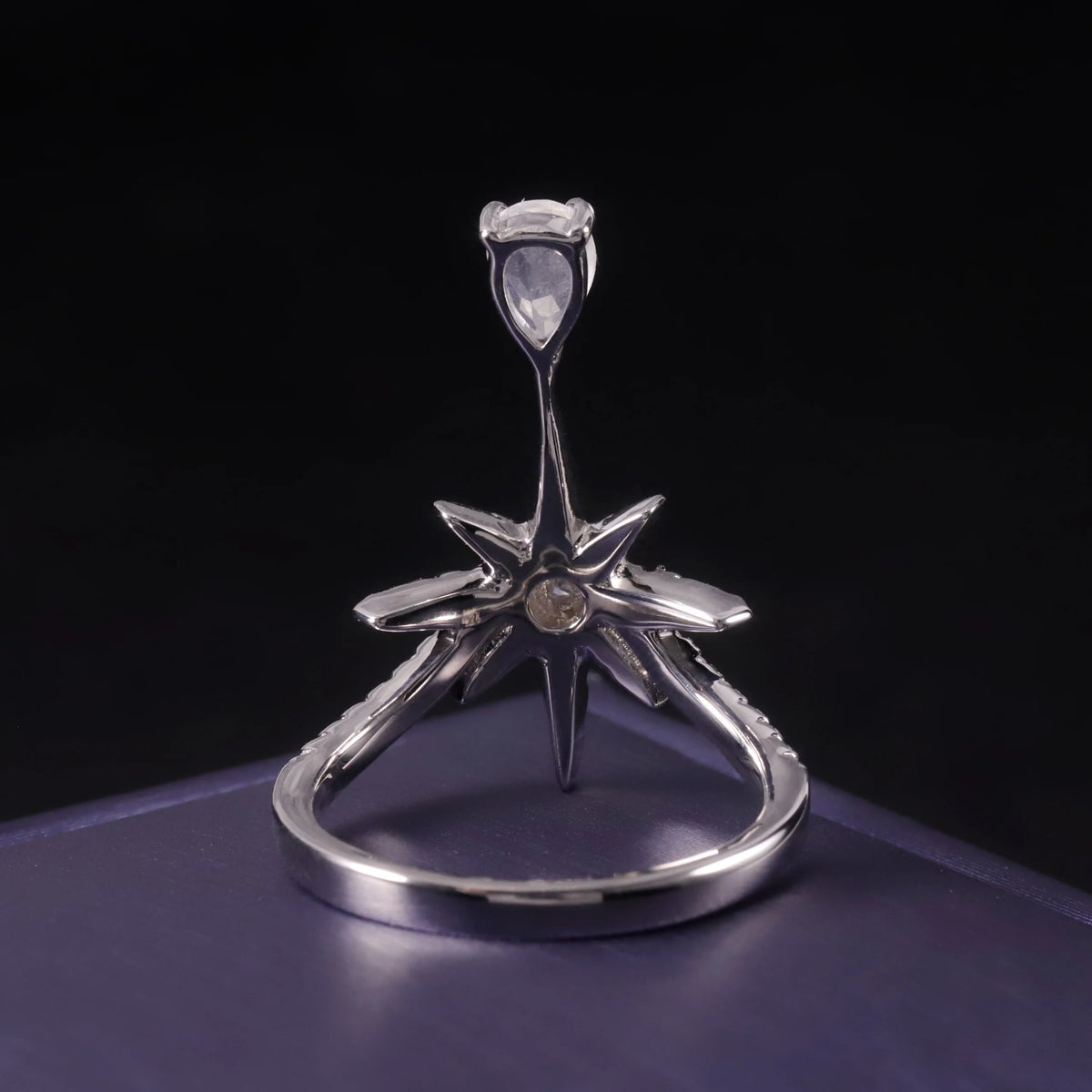 ArtistA C8150 Abiding Trendy Iced Out Cubic Zirconia Shining Octagram Star 925 Sterling Silver Wedding Ring with Moonstone Gemstone