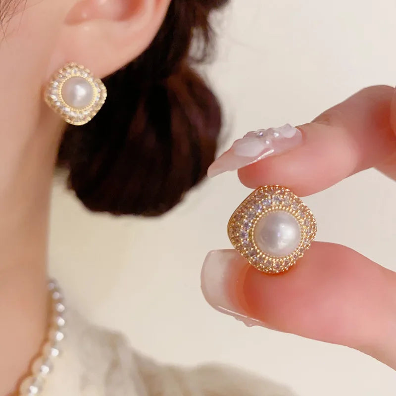 Top Quality Fashion Exquisite Zircon Flower Necklace and Earrings Set with Pearl Classic Real Gold Plated Jewelry Set for Women