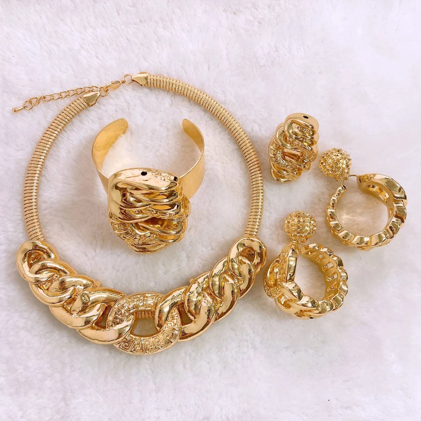 Zhuerrui New Fashion Women's Jewelry Set Luxury Exquisite Jewelry Nigeria Engagement Jewelry Charm Necklace BraceletHK00822