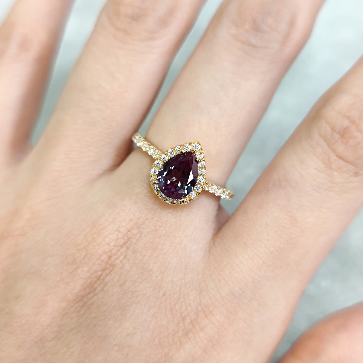 ArtistA KH076 Abiding Factory 925 Silver Jewelry Pear Cut 6X8MM Alexandrite White Cz Halo Half Eternity Ring