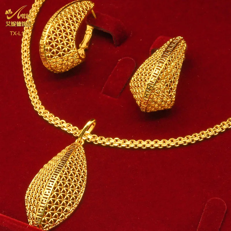 24K Gold Alloy Two-Piece Jewelry Set Indian Dubai Wedding Accessories Sand Gold Twisted Geometric Necklace Earrings for Unisex