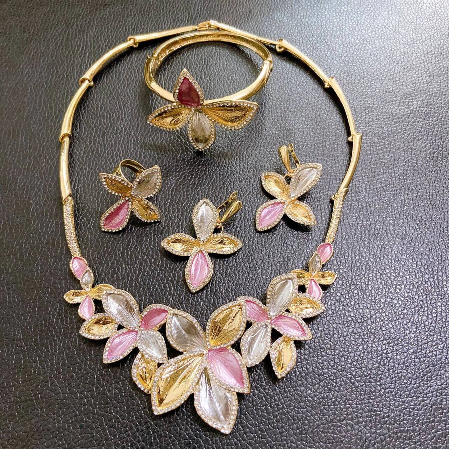 Zhuerrui Fashion Elegant Jewelry Set New Diamond Inlaid Gemstone Flowers Girl's Coming-of-age Bride Wedding BraceletHN2400914