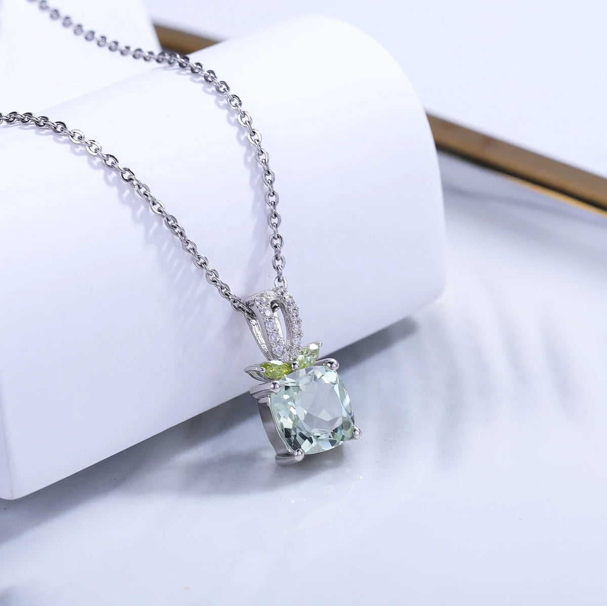ArtistA C1266 Abiding Natural Green Stone Prasiolite 925 Sterling Silver Pendant Charm Green Amethyst Gemstone Jewelry Accessory Pendant