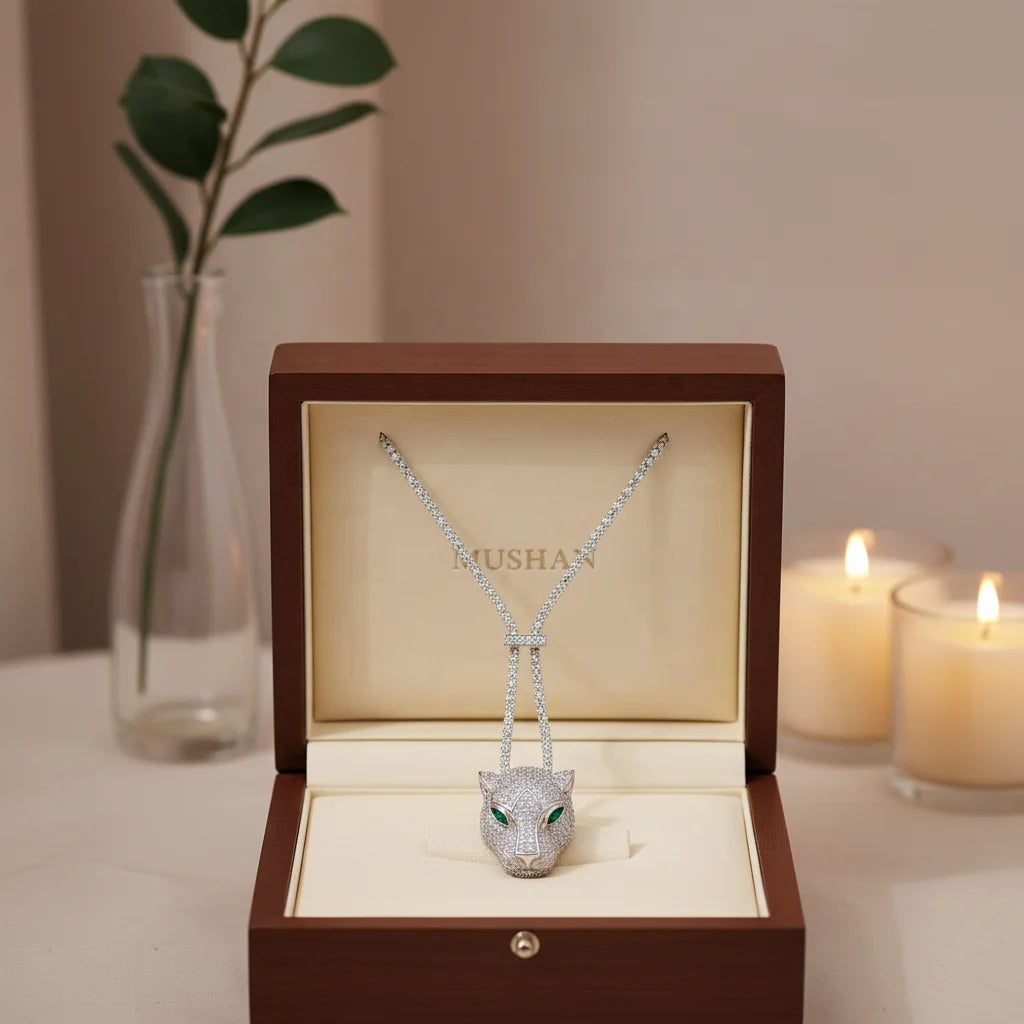 Silverelli | 925 Silver Leopard Head Pendant Necklace | Synthetic Emerald | Rhodium Plated
