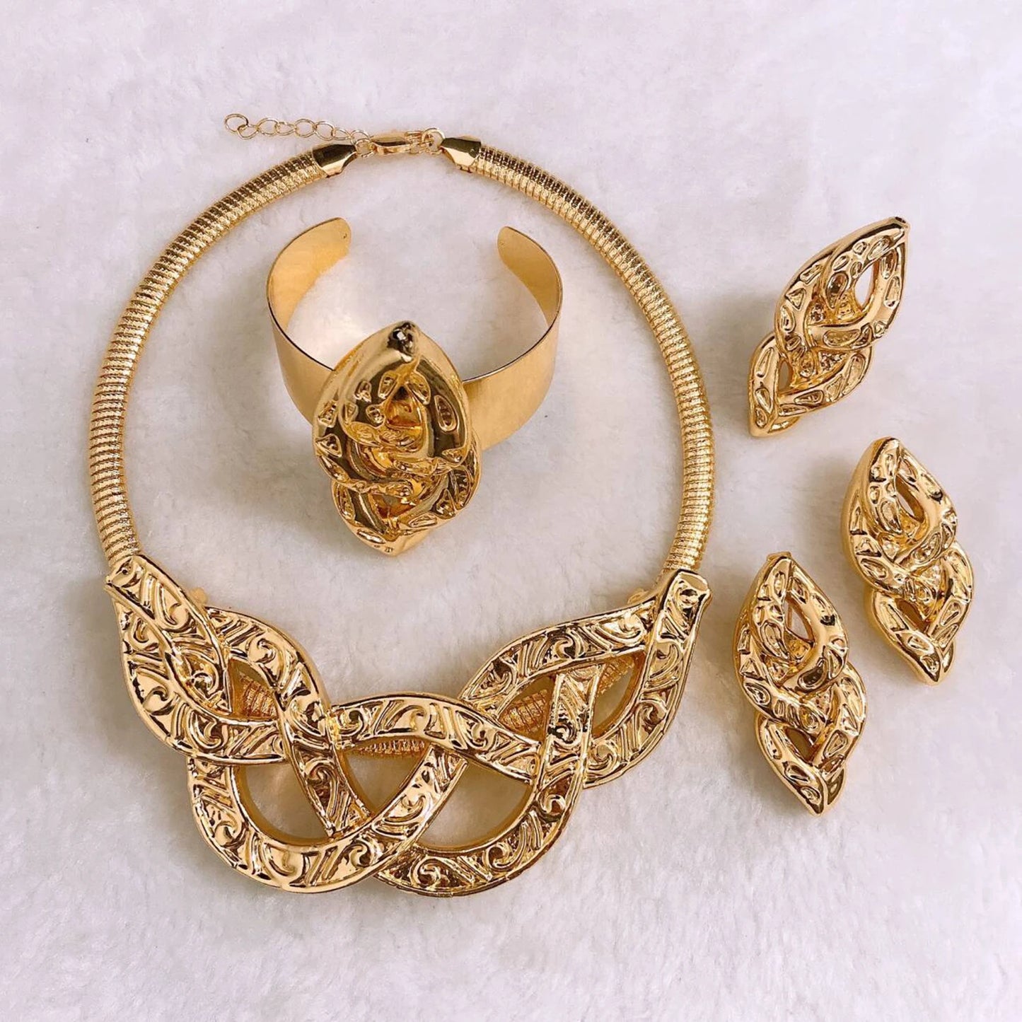 Zhuerrui Luxury Fashion Women's Jewelry Set Gold Plated Chain Classic High-End Dubai Wedding Accessories With Hand GiftsHK005822