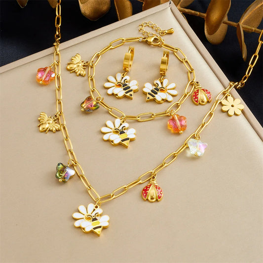 High Quality Fashion Stainless Steel Daisy Flower Necklace Earrings and Bracelet Set Women Exquisite Gold Jewelry Set