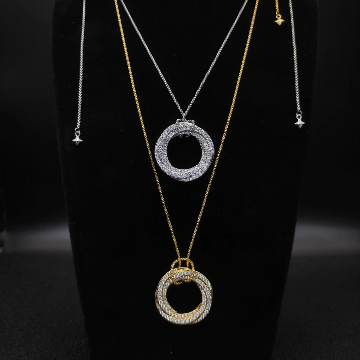 FASHIONISTA DY High-Quality Silver-Plated Diamond-Set 30mm Round Necklace, Gold-Plated Round Necklace. Jewelry .