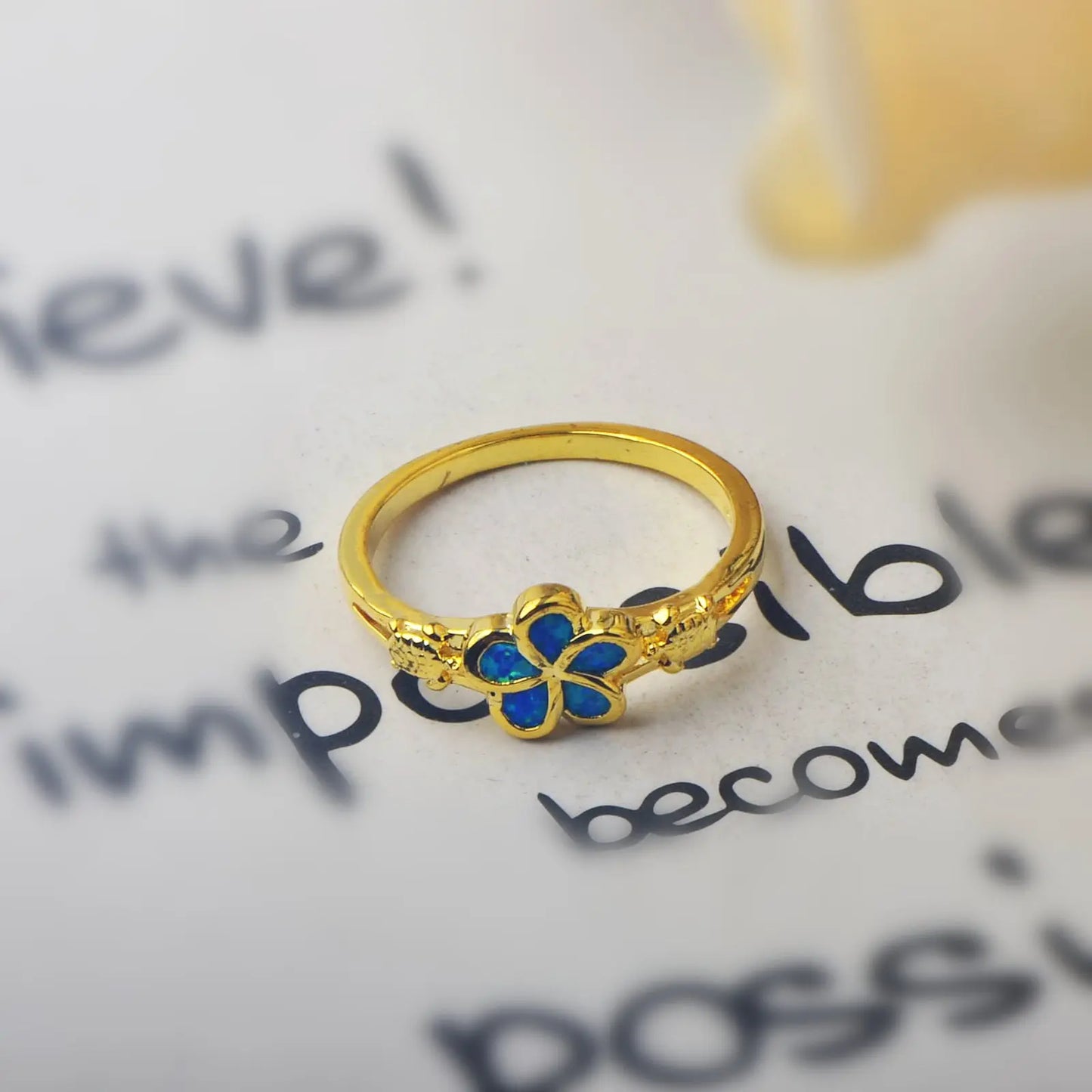 Cute Four-Leaf Clover Bee Opal Ring | Blue Iridescent Gem Gold-Plated Band | Lucky Nature-Themed Jewelry for Women Trendy Style