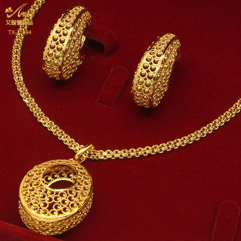 24K Gold Alloy Two-Piece Jewelry Set Indian Dubai Wedding Accessories Sand Gold Twisted Geometric Necklace Earrings for Unisex