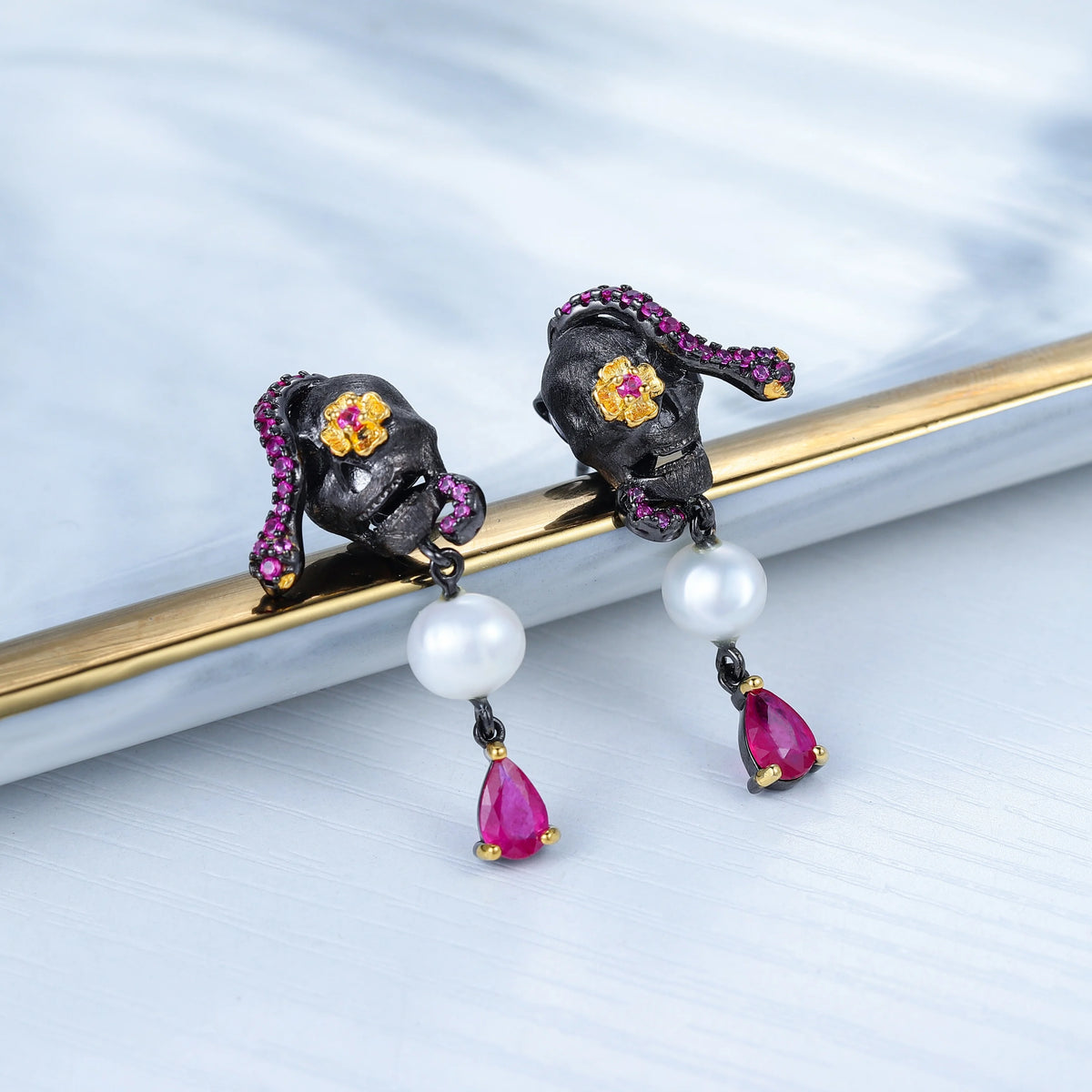 ArtistA C8281Abiding Halloween Design 925 Silver Glass-filled Ruby Pearl Skull Ring Earrings Necklace Pendant Jewelry Set