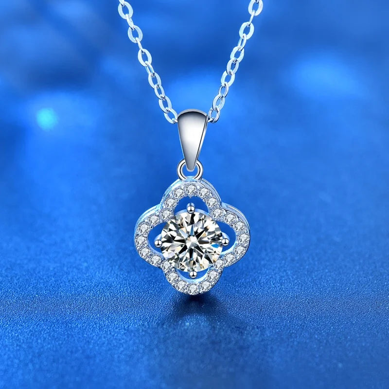 Blingbling VVS D 1ct 2ct 3ct Moissanite Stones 925 Sterling Silver Four Leaf Clover Necklaces