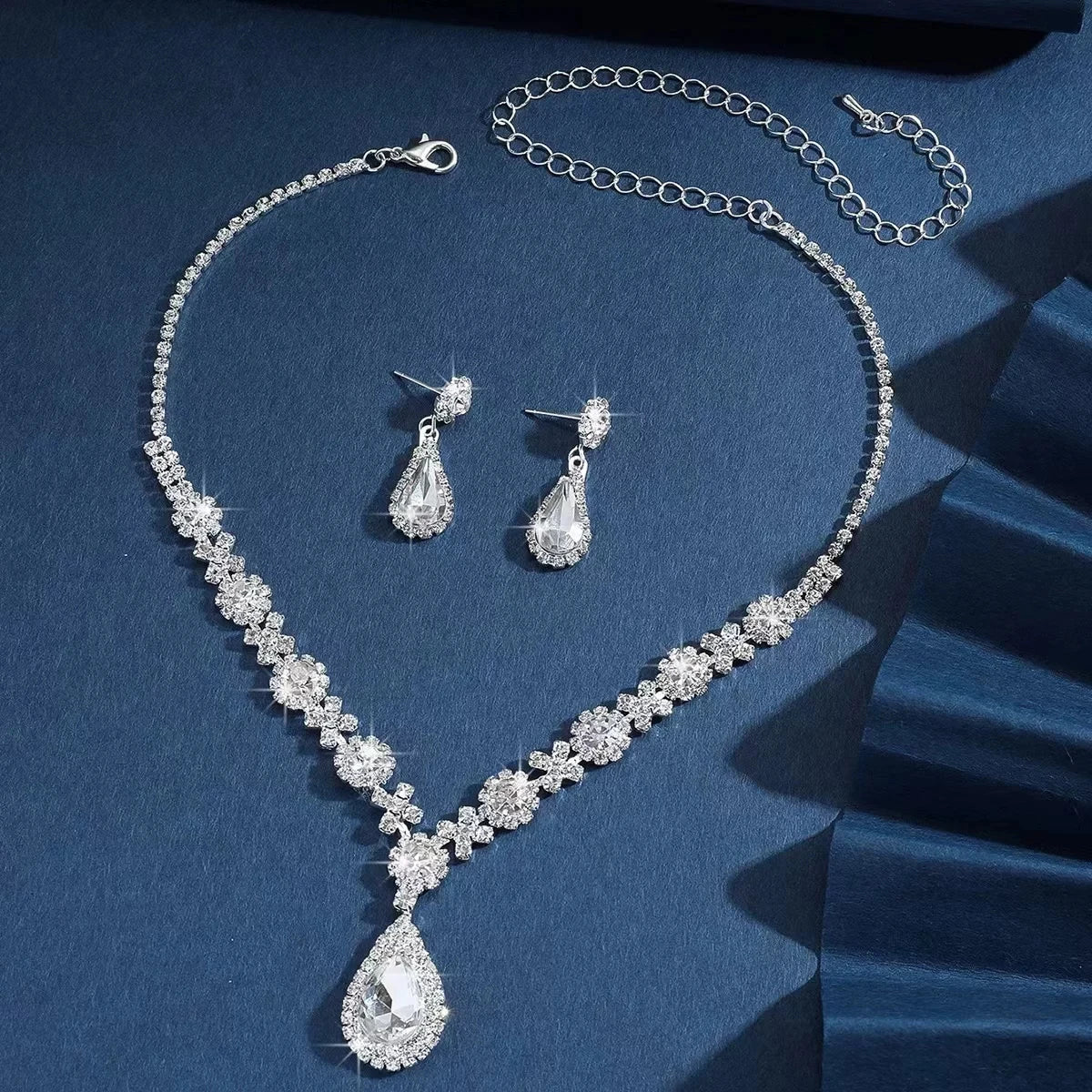 XM S372 Platinum Plated Princess Cut Zircon Floral Teardrop Pendant Necklace & Earrings Bridal Set