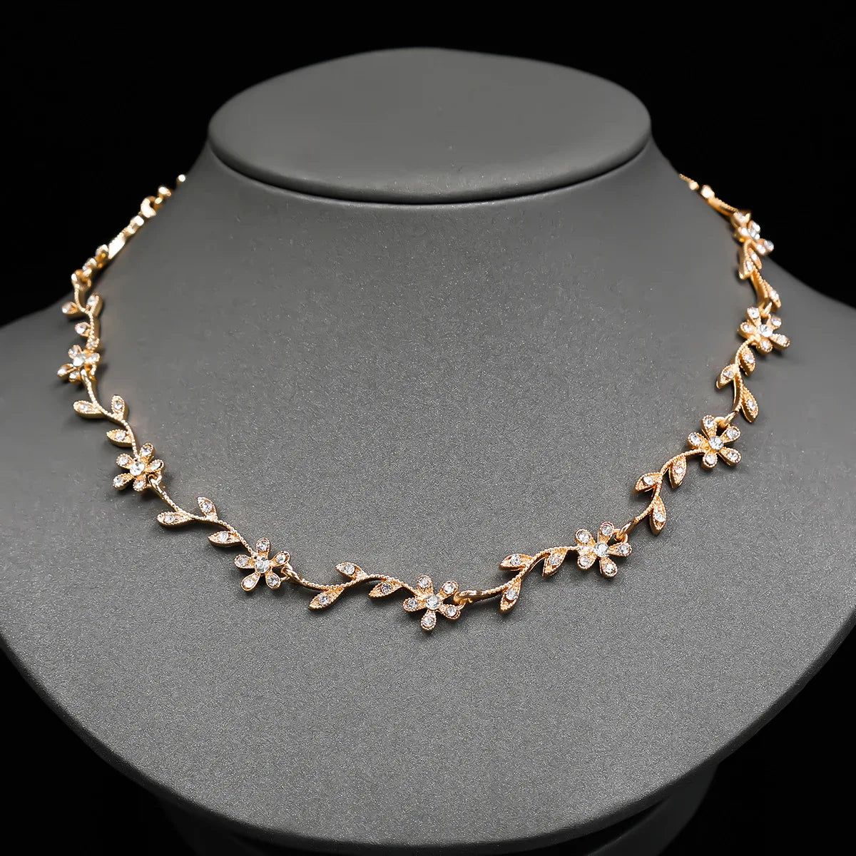 Leaf Rhinestone 4-Piece Bridal Jewellery Set | Necklace, Earrings, Bracelet & Collar Chain | Silver & Gold
