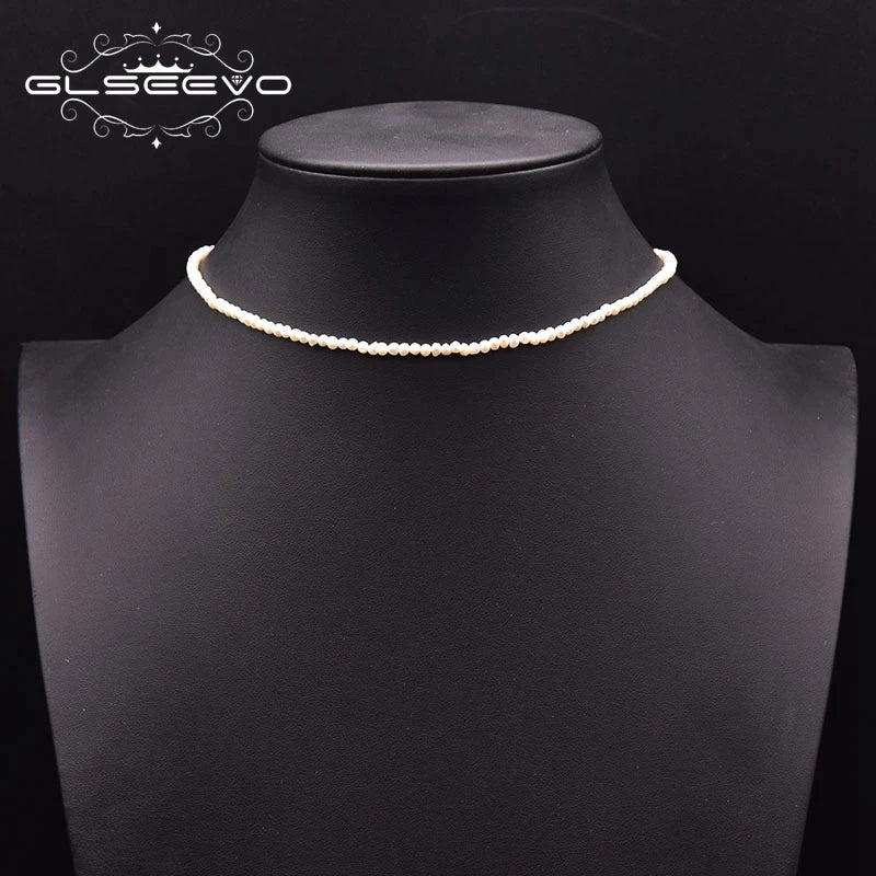 Natural Freshwater Pearl Choker Necklace on Neck Woman Handmade Pearl Pendant Style  Gold Chain Necklace Custom Jewelry
