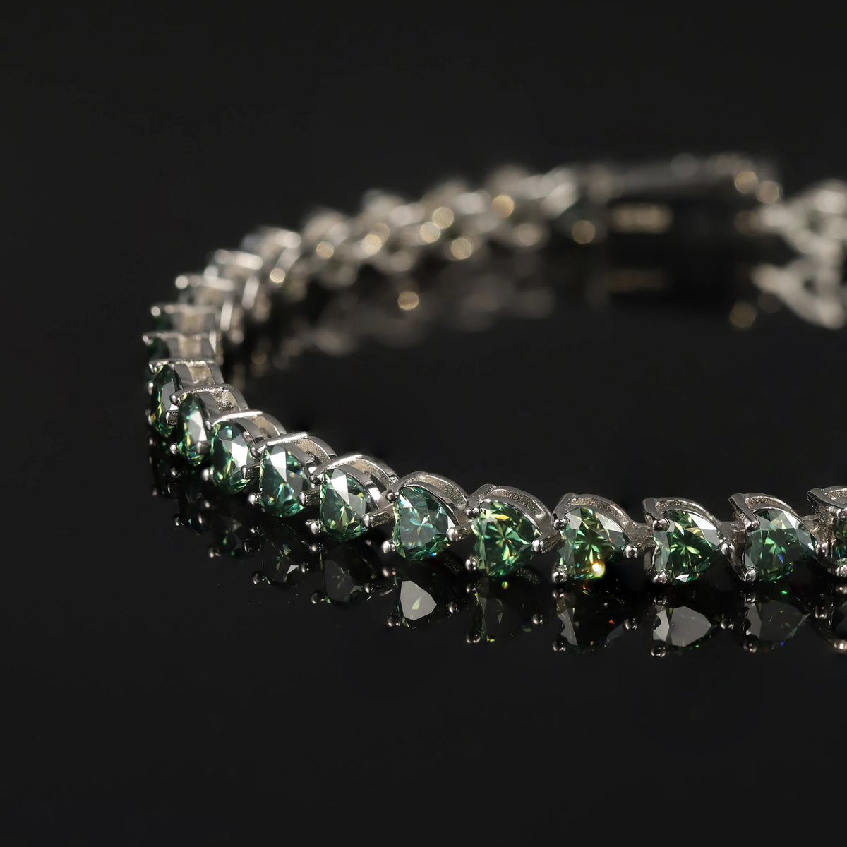 Gemfiori Custom Romantic Heart Shape Colored White Pink Green Blue Moissanite 4MM 5MM 6.5IN 925 Silver Tennis Bracelet in Stock