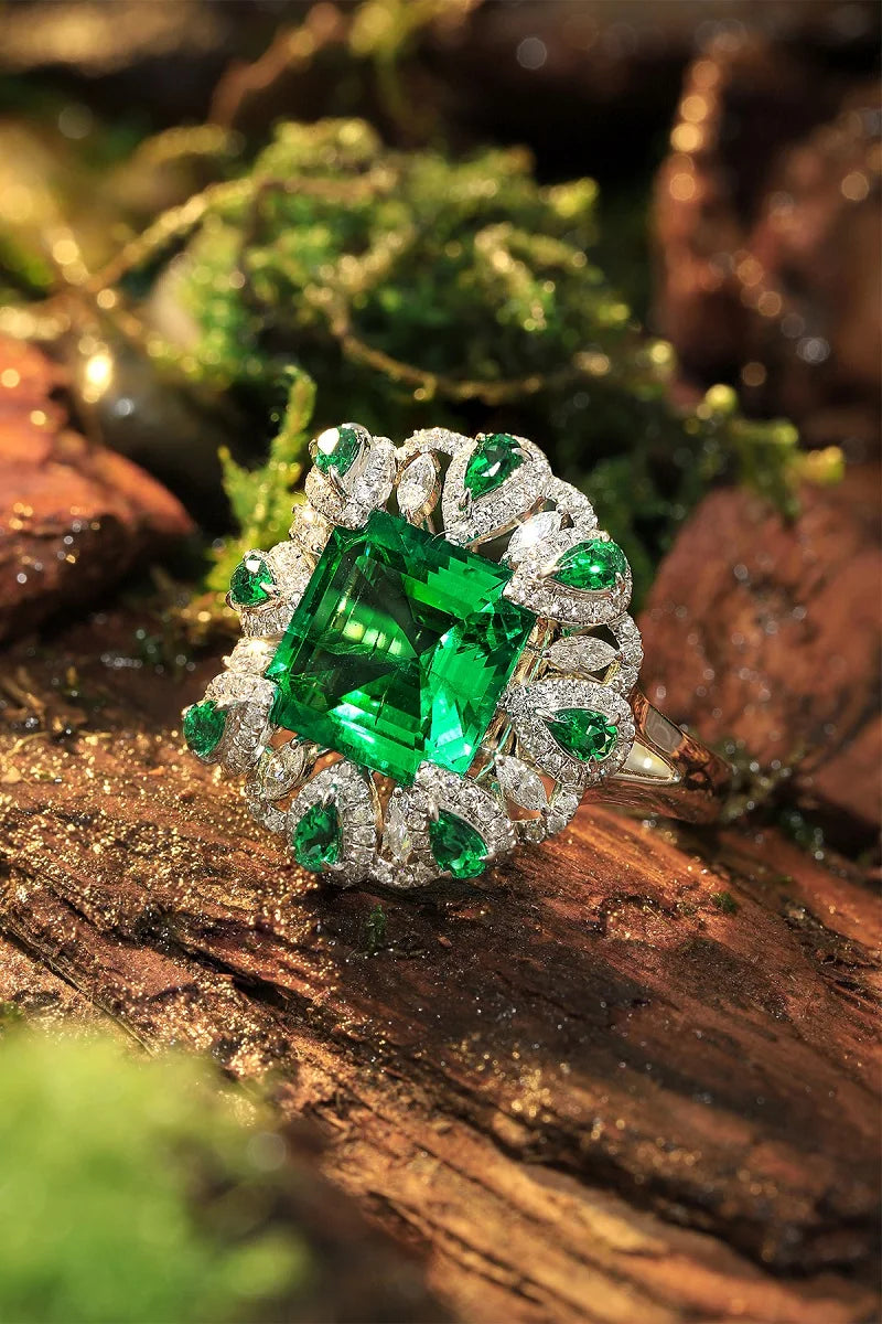 Gemfiori Luxury Jewelry maker Custom Jewelry Ring 18k Gold Ring with Lab Grown Emerald CVD Diamond from Shenzhen factory