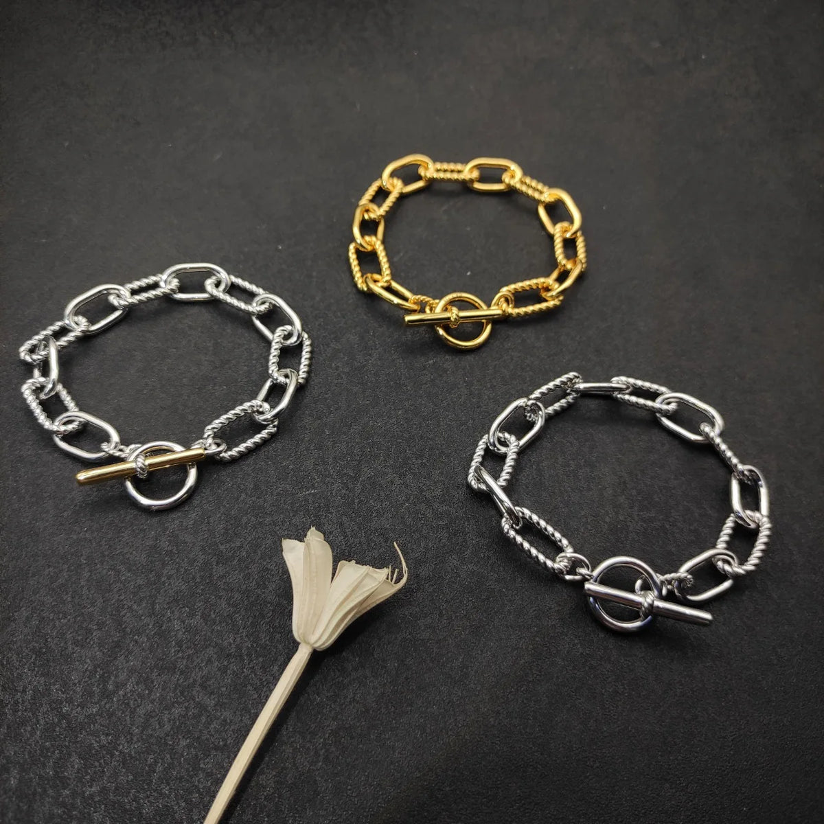 FASHIONISTA DY High-Quality Silver-Plated Fashion Bracelet, Gold-Plated Classic Bracelet, Jewelry