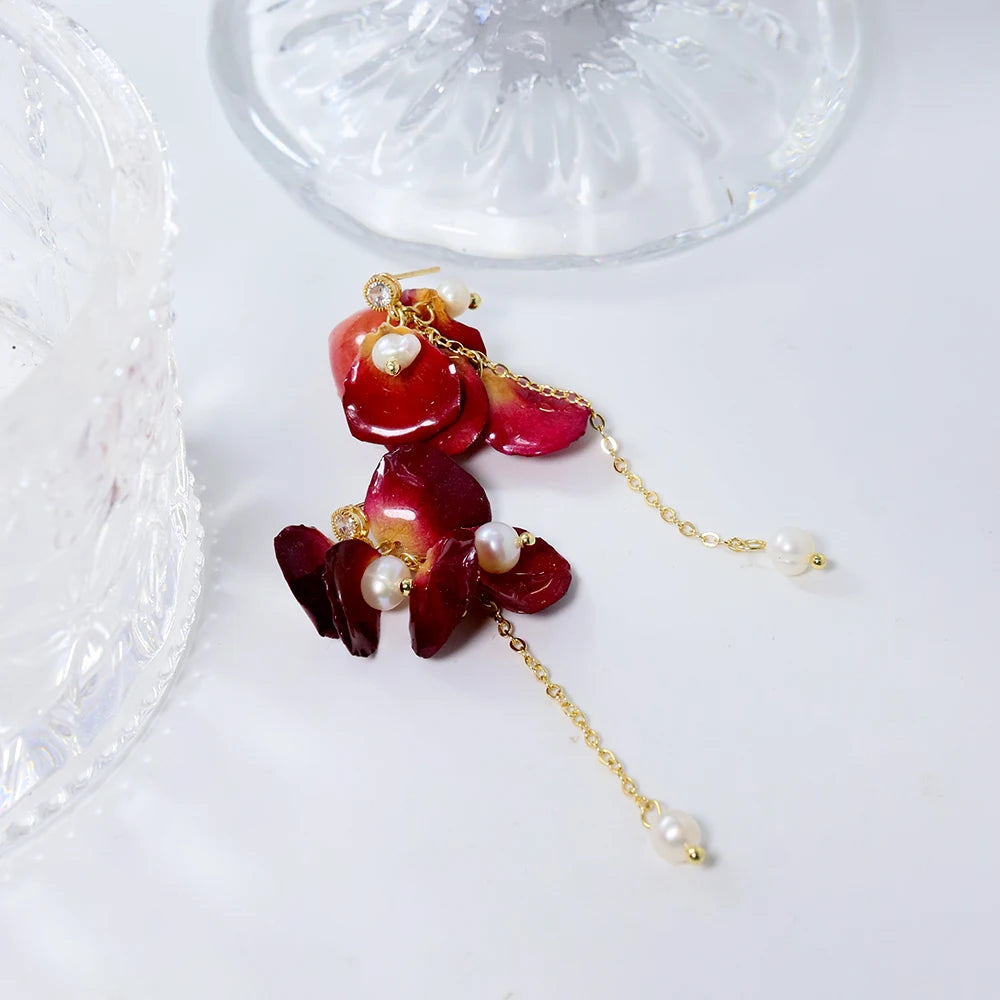 Natural Freshwater Pearl Drop Gum Petal Earrings Korean Style Women Luxury Jewelry Fashion Ladies and Girls Gift GE1520