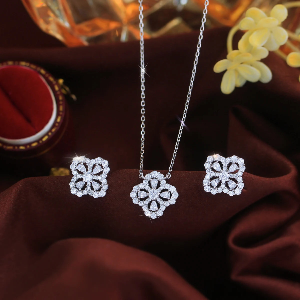 Exquisite S925 Sterling Silver Hypoallergenic Fully Pave Four-Leaf Clover Chain Necklace and Earrings Fine Jewelry Set for Women