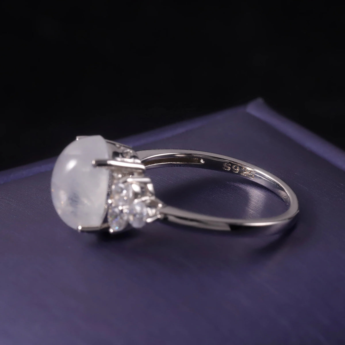 ArtistA F0066 Abiding Jewelry Faceted/Cabochon Optional Oval 8x10MM Natural Moonstone 925 Sterling Silver Women Rings