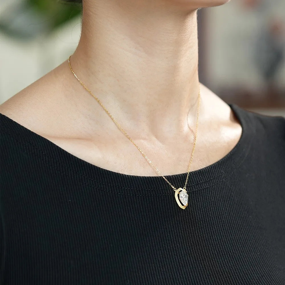 ArtistA Pear Cut 4ct Vvs Gra Moissanite Waterdrop Jewelry 925 Silver Gold Plated Brushed Finish Shield Pendant Necklace And Earrings Set