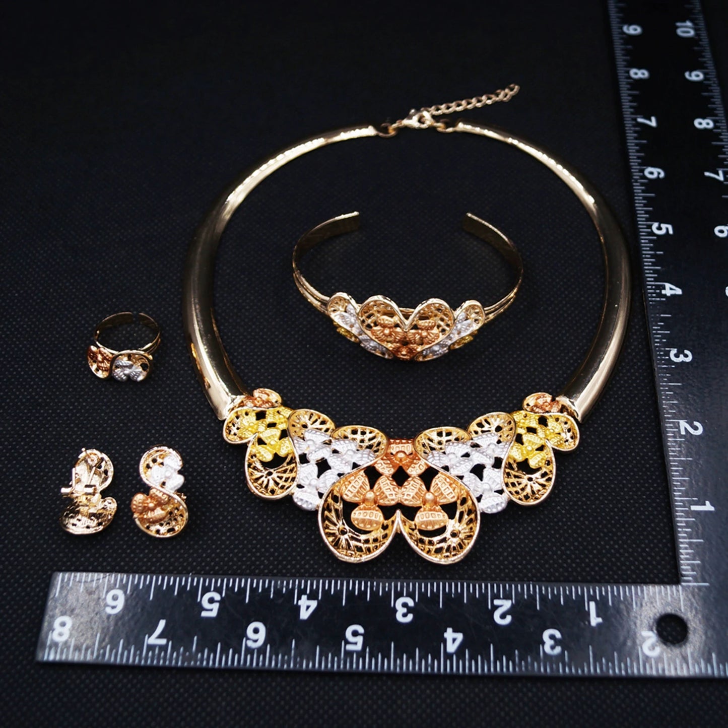 Zhuerrui Factory Wedding Gold Jewelry Sets Cheap Silver Flower Necklace Jewelry Set Latest Woman Costume Accessories HC23178
