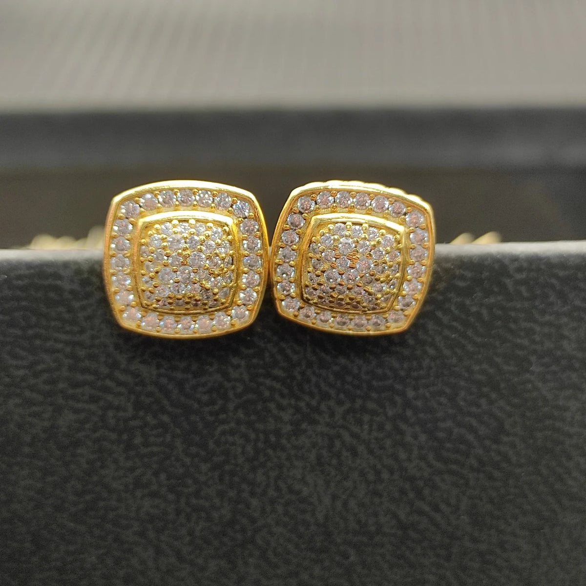 Gemfiori FASHIONISTA DY High-Quality Silver-Plated 7mm Square Diamond Stud Earrings. Gold-Plated 7mm Colored Gemstone Stud Earrings. Jewelry
