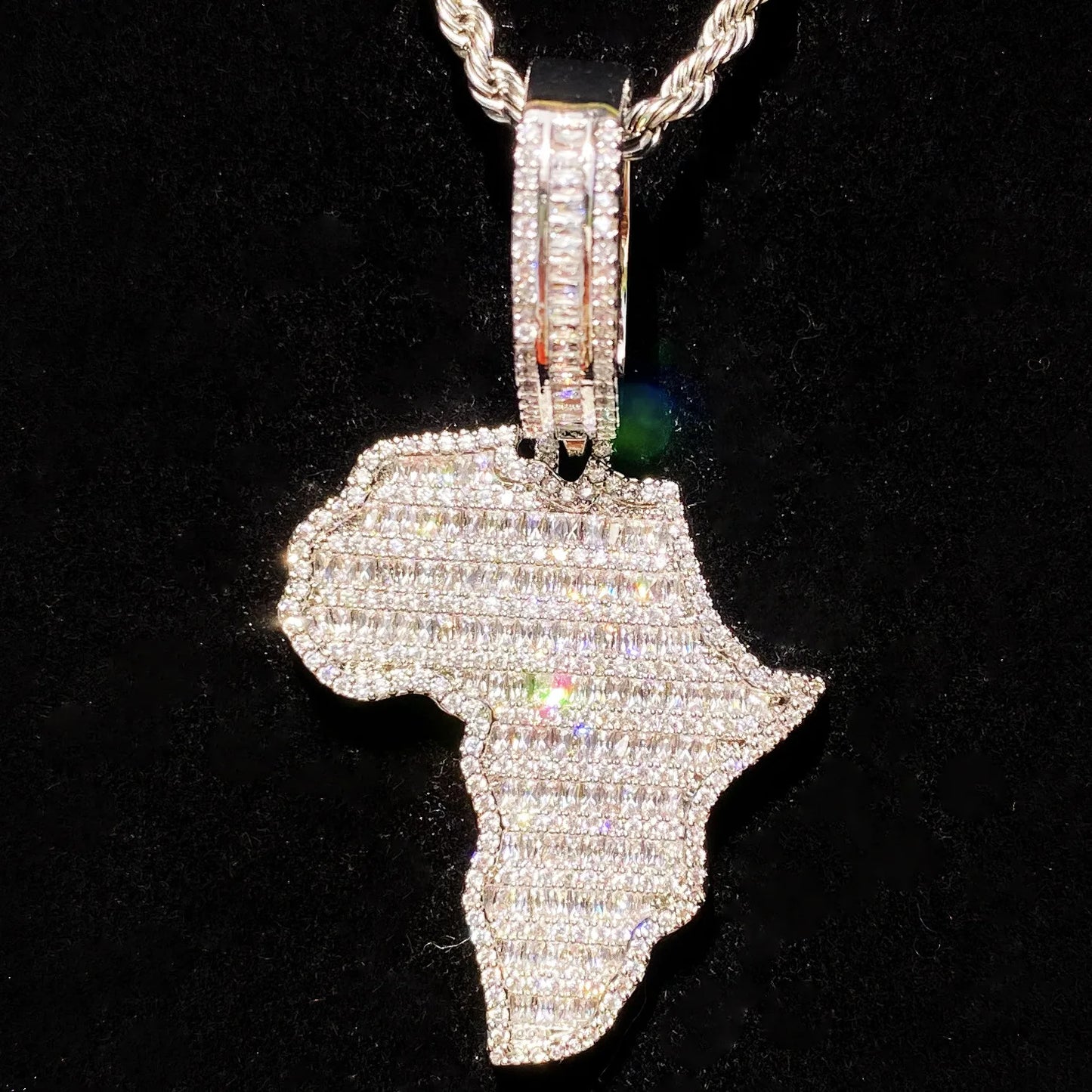 Light Luxury Zircon Brass Hip-Hop Necklace Africa Map Shaped Pendant Gold Plated Necklace
