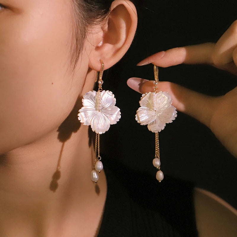 Natural Freshwater Pearl Shell Flower Chain Earrings Handmade Design Earrings Gift Banquet Women's Jewelry GE1806