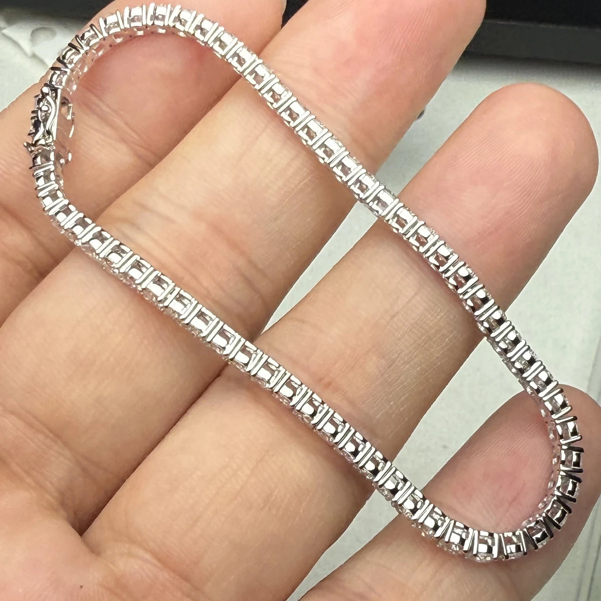 ArtistA 18K 2.5mm Round Lab Diamond White Gold Tennis Bracelet for Gift