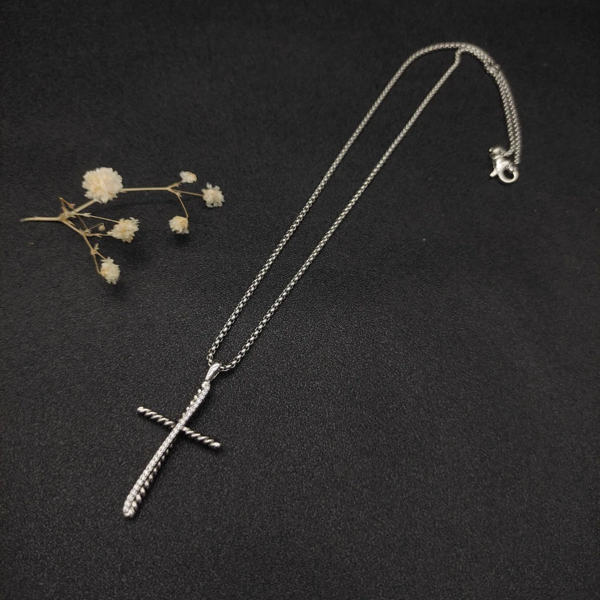 DY High-Quality Silver-Plated Cross Diamond Necklace. Gold-Plated Diamond Necklace. Jewelry Wholesale.