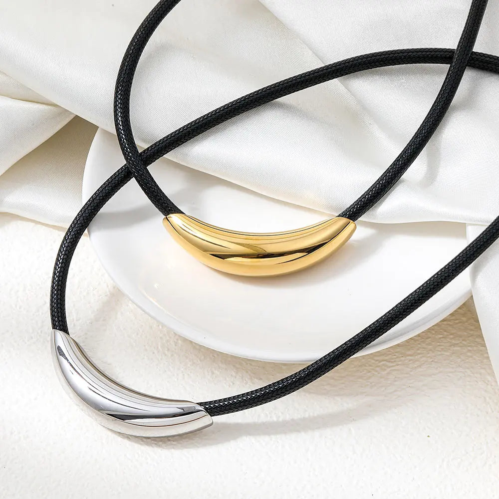 Joolim PVD Plated Wholesale Waterproof Fashion Curved Bar Crescent Pendant Leather Choker Necklace Stainless Steel Jewelry