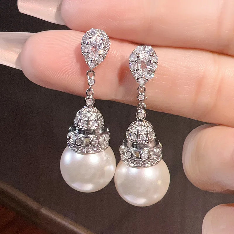 Gemfiori High Quality Shiny Jewelry Brass Gold-plated Inlaid with White Pearl Temperament Tassel Set