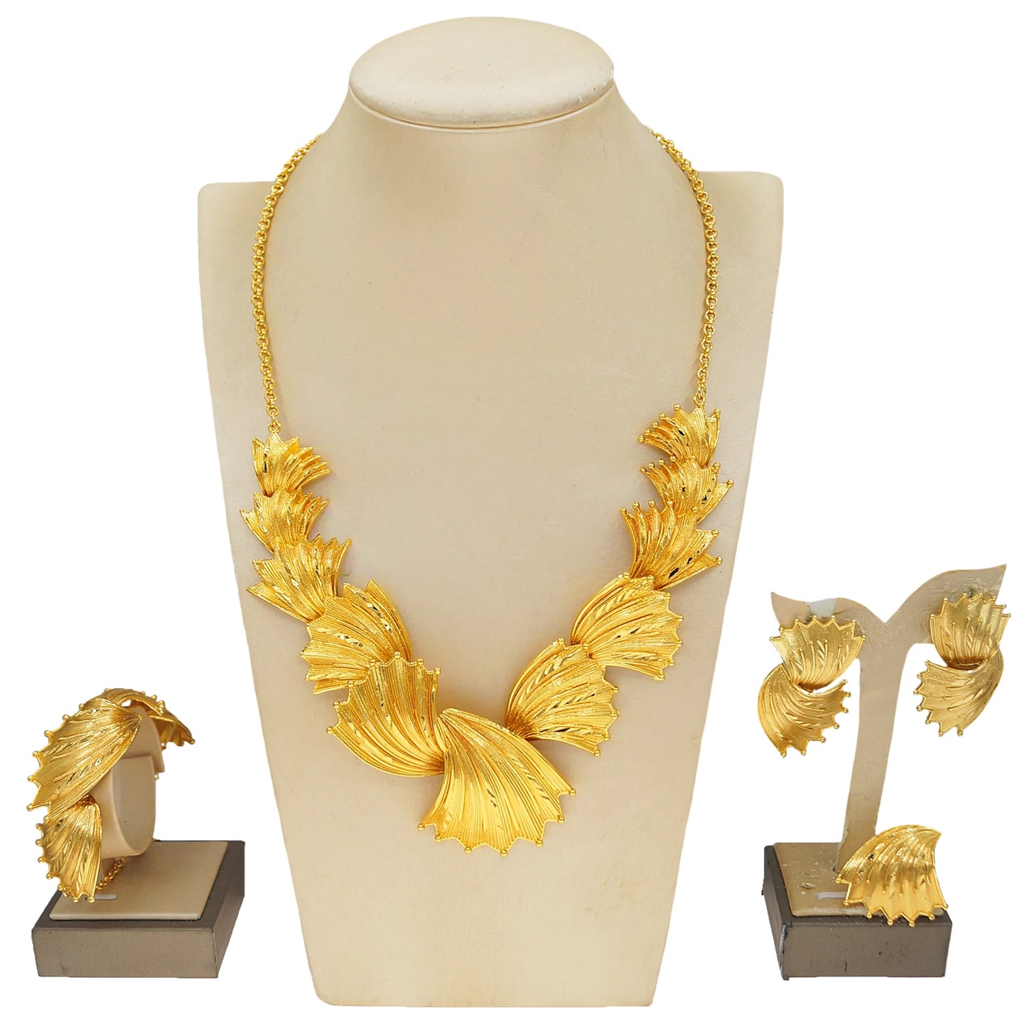 Zhuerrui New Fashion Dubai Accessories Set Trend Design 24K Gold Plated Bracelet Earrings Nigeria High-end Engagement RingHK0150
