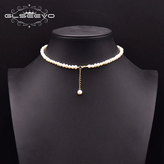 Natural Freshwater Pearl Choker Necklace on Neck Woman Handmade Pearl Pendant Style  Gold Chain Necklace Custom Jewelry